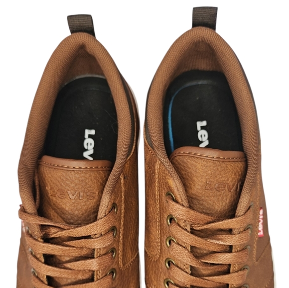 Men's Levi's faux leather sneakers size 8 - Picture 3 of 10